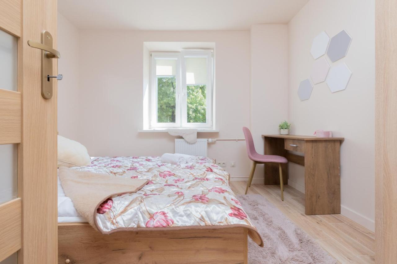 Mokotow Apartments Reytan By Noclegi Renters Warschau Buitenkant foto