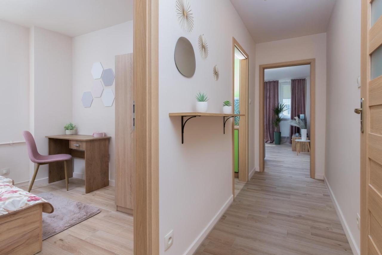 Mokotow Apartments Reytan By Noclegi Renters Warschau Buitenkant foto