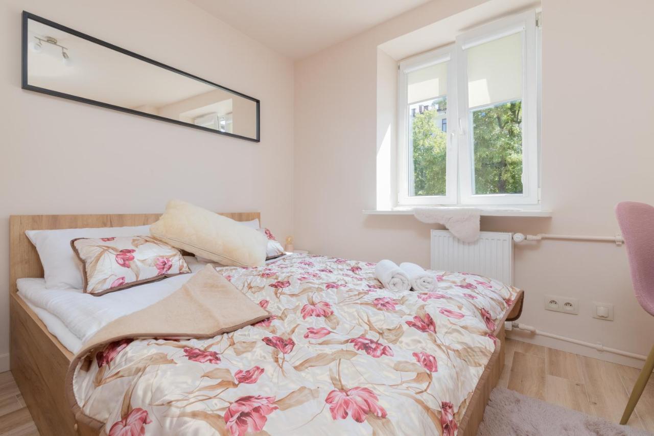 Mokotow Apartments Reytan By Noclegi Renters Warschau Buitenkant foto